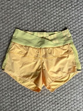 Lululemon Run Pace Shorts Women's Sz 6 Yellow Crossover Front Lined Excellent